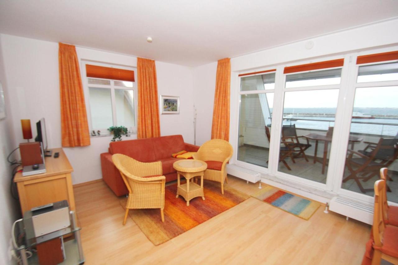 Hafennahe Ferienwohnung Mit Balkon Und Meerblick - Hafenhaeuser Wiek Wohnung 13 Wiek auf Rügen Eksteriør bilde