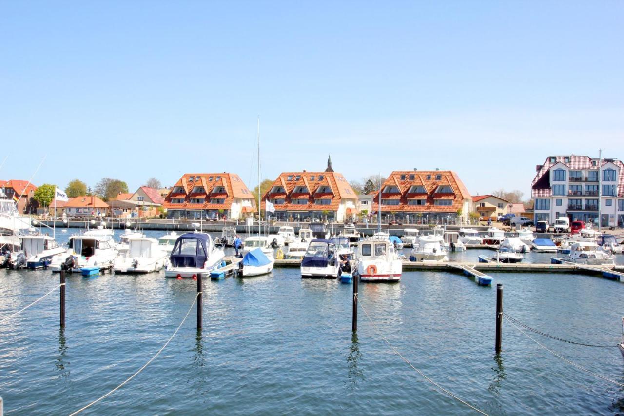 Hafennahe Ferienwohnung Mit Balkon Und Meerblick - Hafenhaeuser Wiek Wohnung 13 Wiek auf Rügen Eksteriør bilde